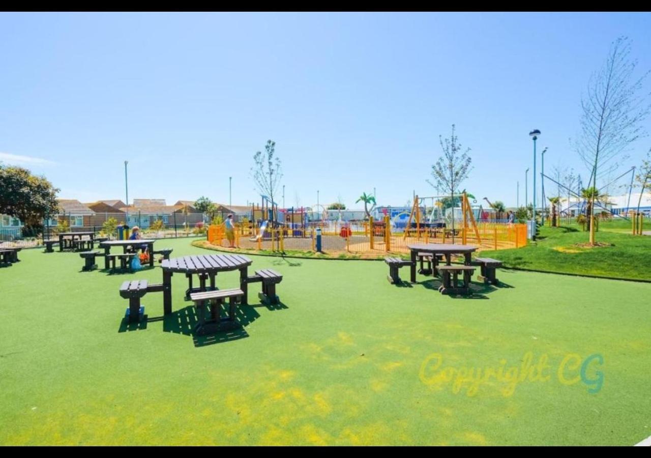 Mp768 - Camber Sands Holiday Park - Huge Lodge - Small Dog Friendly - Sleeps 8 Exteriér fotografie