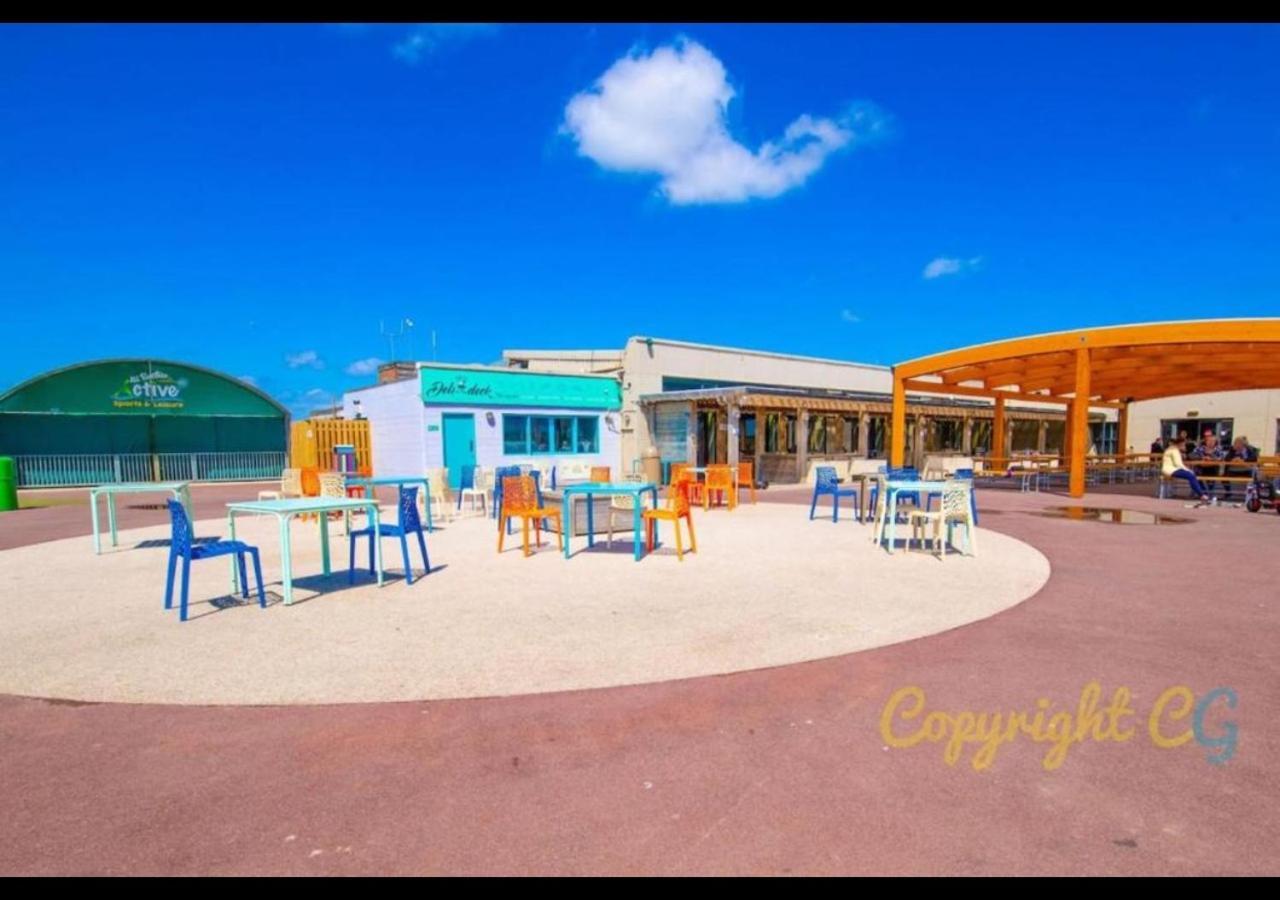 Mp768 - Camber Sands Holiday Park - Huge Lodge - Small Dog Friendly - Sleeps 8 Exteriér fotografie